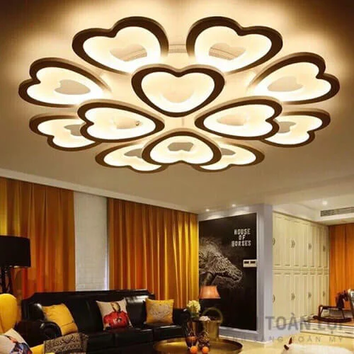 Đèn ốp trần LED 12 trái tim màu đen