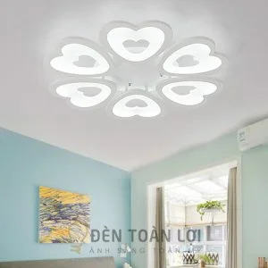 Đèn Ốp Trần: Mẫu đèn led 6 trái tim lãng mạn cho không gian nhà hàng