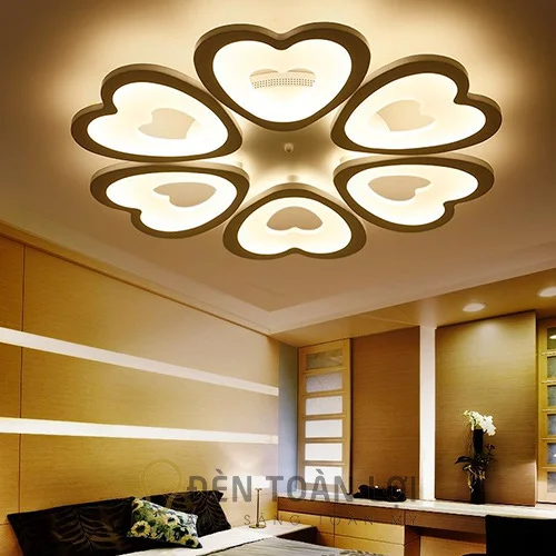 Đèn Ốp Trần: Mẫu đèn led 6 trái tim lãng mạn cho không gian nhà hàng