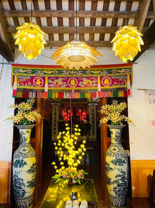Đèn-gỗ-2-trang-trí-hình-quả-thông-Đèn-Toàn-Lợi---Đèn-gỗ-sài-gòn---Mây-Tre-An-Nguyên---Đèn-Toàn-Lợi-(7)