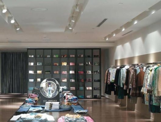 Bí quyết chọn đèn led rọi cho shop quần áo thời trang (2)