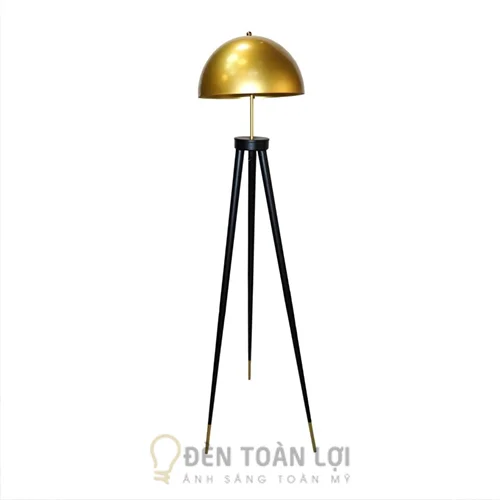 Đèn bàn màu đen dùng cho họa sơn 3 chân đọc sách và trang trí