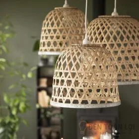 Đèn tre đan trang trí kểu lồng gà tạo nét hoài niệm xưa (1)
