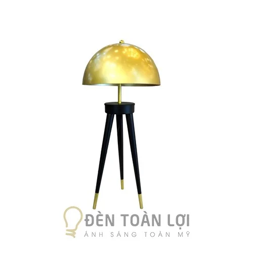 Đèn ngủ để bàn 3 chân cao cấp chóa sơn DB32