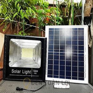 Mẫu đèn pha năng lượng mặt trời 100W giá rẻ Toàn Lợi