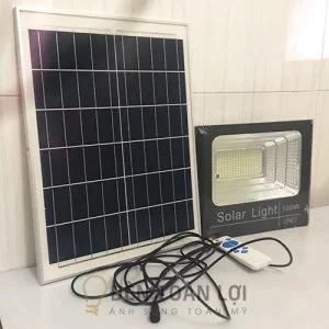 Mẫu đèn pha năng lượng mặt trời 100W giá rẻ Toàn Lợi