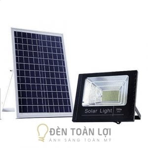 Image-2-Mẫu-đèn-pha-năng-lượng-mặt-trời-200W-giá-rẻ-Toàn-Lợi