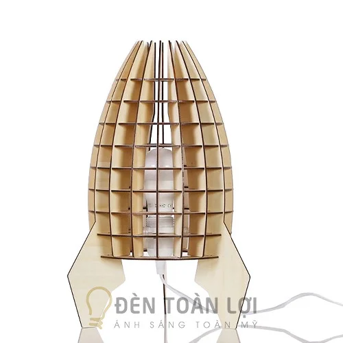 Đèn gỗ màu gỗ để bàn trang trí phòng ngủ cho bé trai TL086