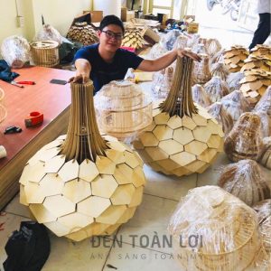 Đèn Gỗ: Mẫu đèn gỗ hình bó hoa thả trang trí sảnh khách sạn size lớn TL075