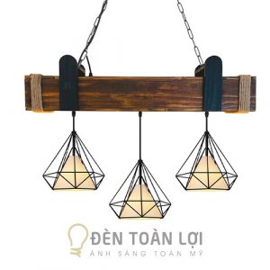 Đèn Gỗ: Mẫu đèn hộp gỗ kết hợp ba đèn thả kim cương trang trí quầy bar quán cafe