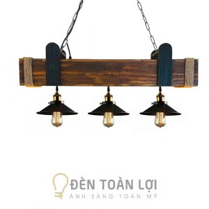 Đèn Gỗ: Đèn hộp gỗ thả trần kết hợp ba đèn choá chụp trang trí quán trà, quán cafe