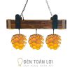 Đèn Gỗ: Mẫu đèn hộp gỗ kết hợp ba đèn gỗ hình quả thông nhỏ trang trí quán cafe
