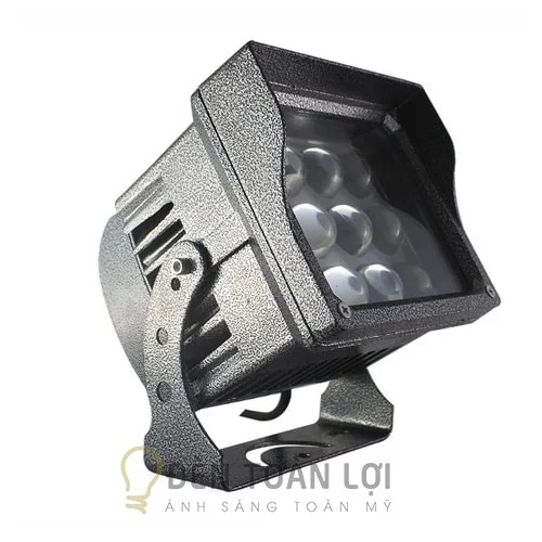 đèn rọi ngoài trời 45w chiếu cây