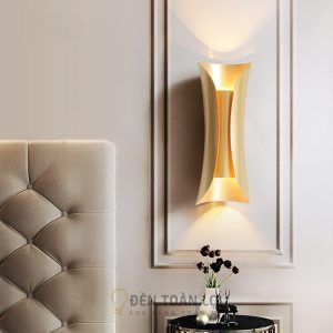 Mẫu đèn vách thiết kế xi vàng trang trí phòng khách