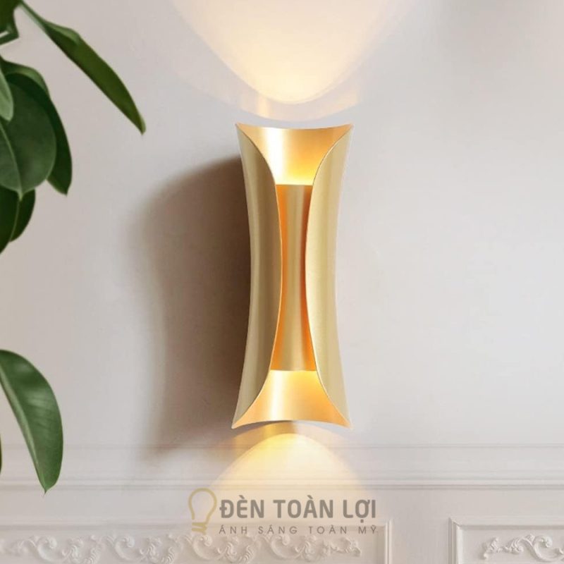 Mẫu đèn vách thiết kế xi vàng trang trí phòng khách