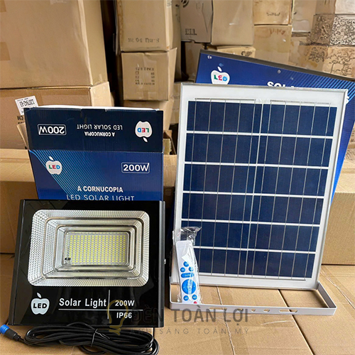 Mẫu đèn năng lượng mặt trời 100W 200W 300W