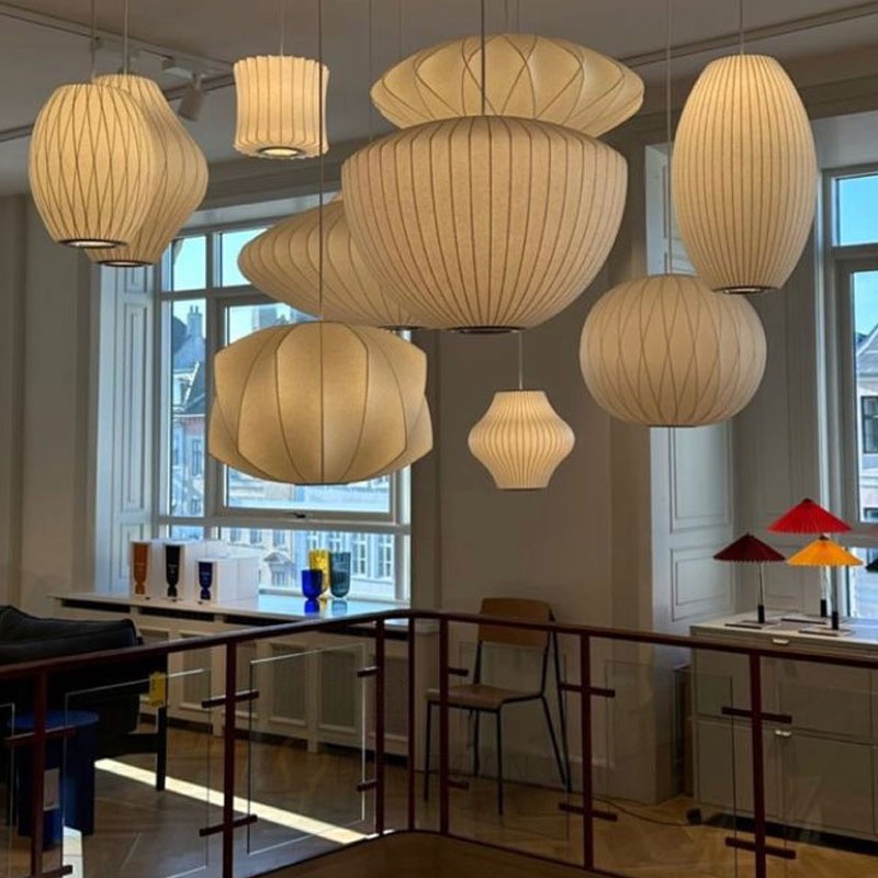 Bộ đèn vải nhiều kiểu treo ngẫu nhiên trang trí sảnh khách sạn