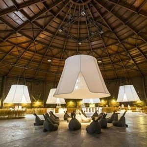 Mẫu đèn vải thiết kế thả trần không gian lớn không gian trưng bày